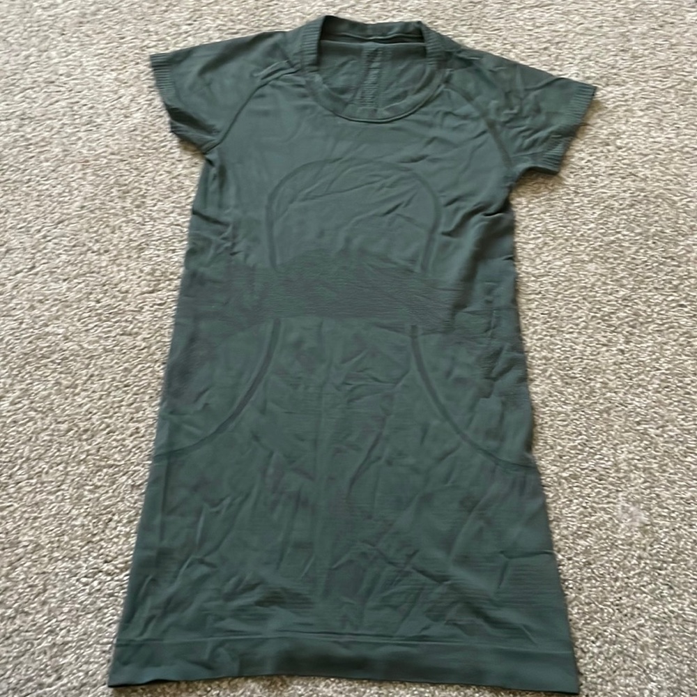 Dark green swiftly tech shirt